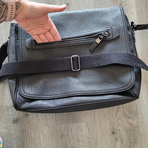 Aldo Messenger Laptop Bag - Picture 2 of 7